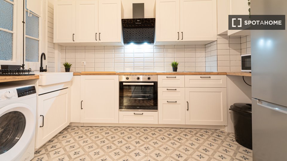 Double room Barcelona, 9 beds, 200m² — photo 3