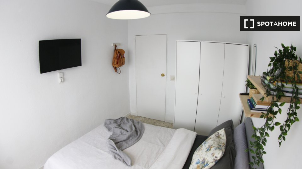 Double room Madrid, 5 beds, 100m² — photo 6