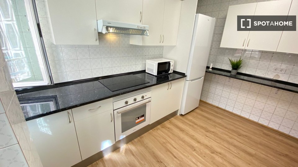 Double room Madrid, 4 beds — photo 20