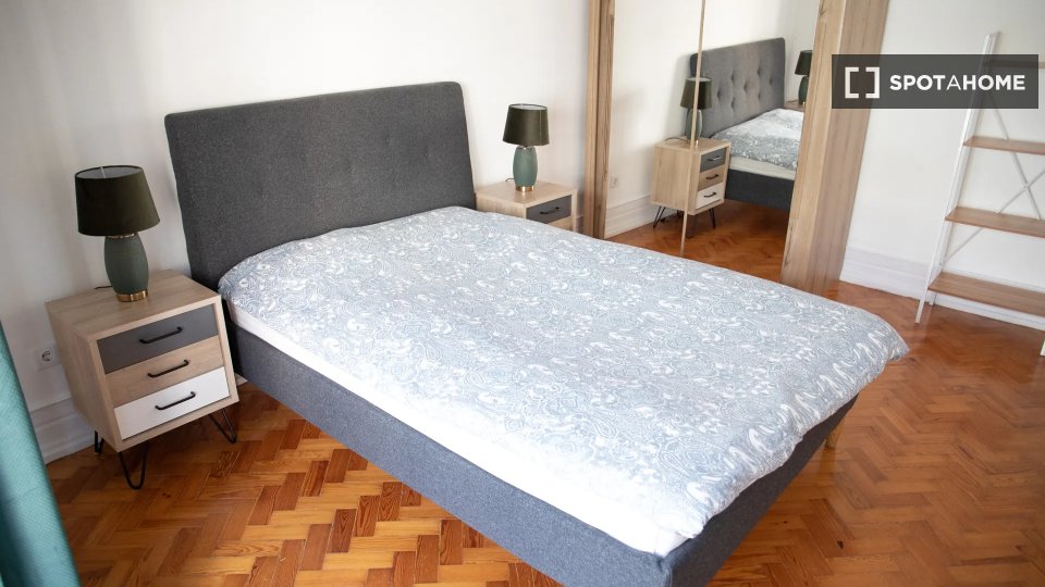 Double room Lisbon, 9 beds — photo 3