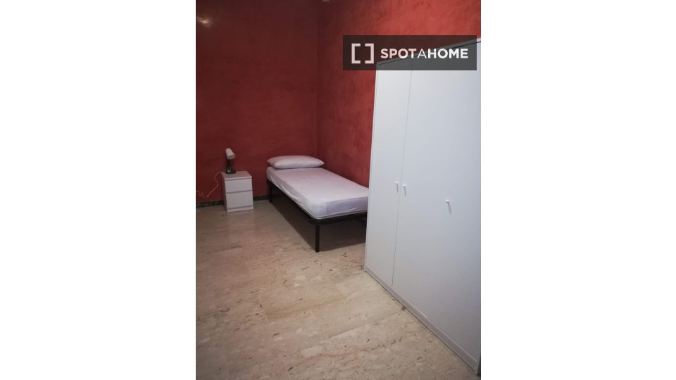 Double room Turin, 4 beds — photo 16