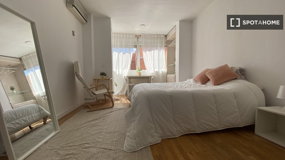 Double room Madrid, 4 beds, 70m² — photo 30