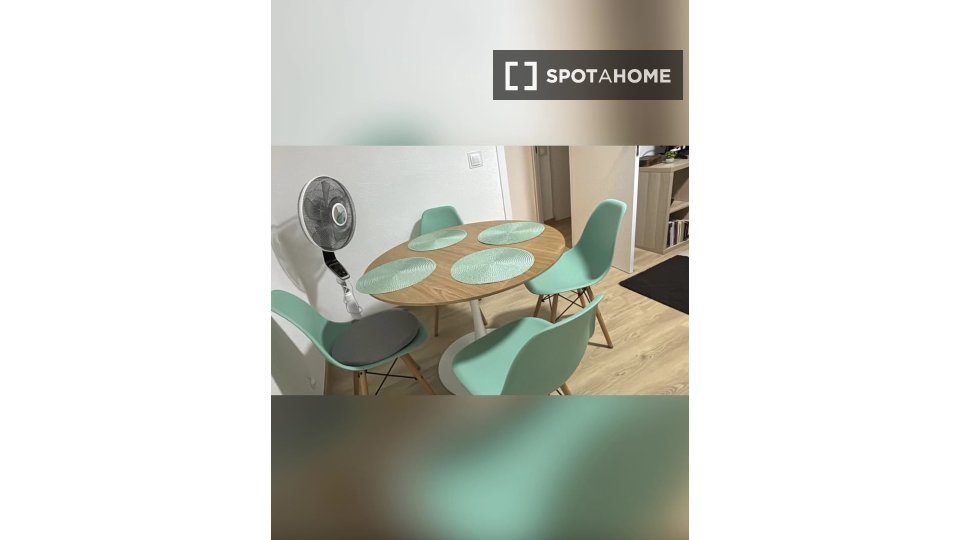 Double room Madrid, 3 beds, 90m² — photo 5