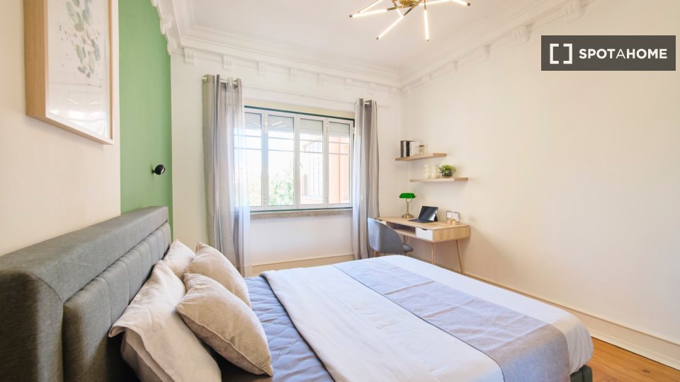 Double room Lisbon, 6 beds — photo 46