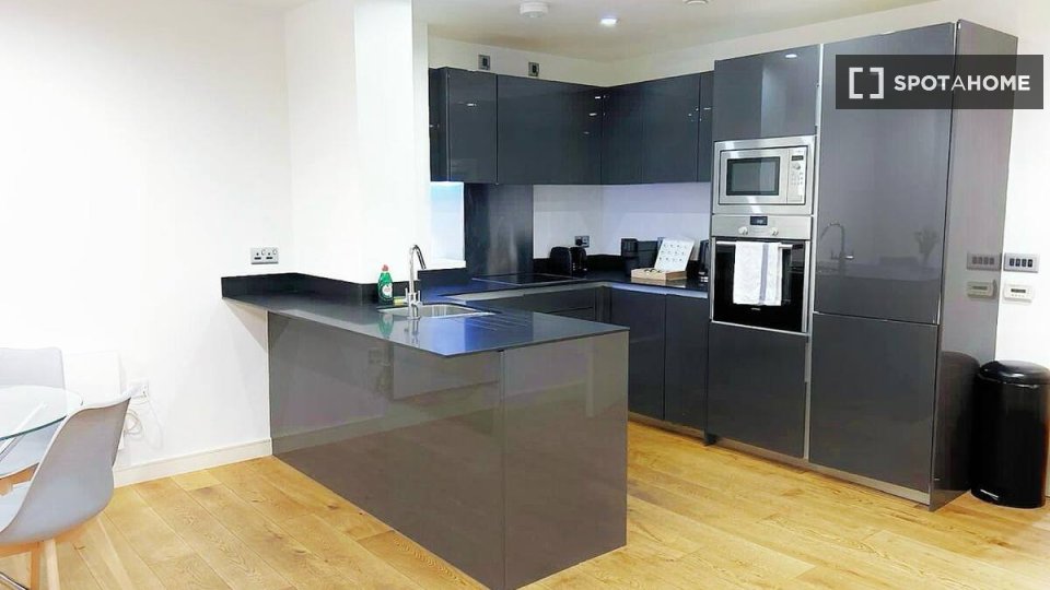 Apartment London, 2 beds — photo 15