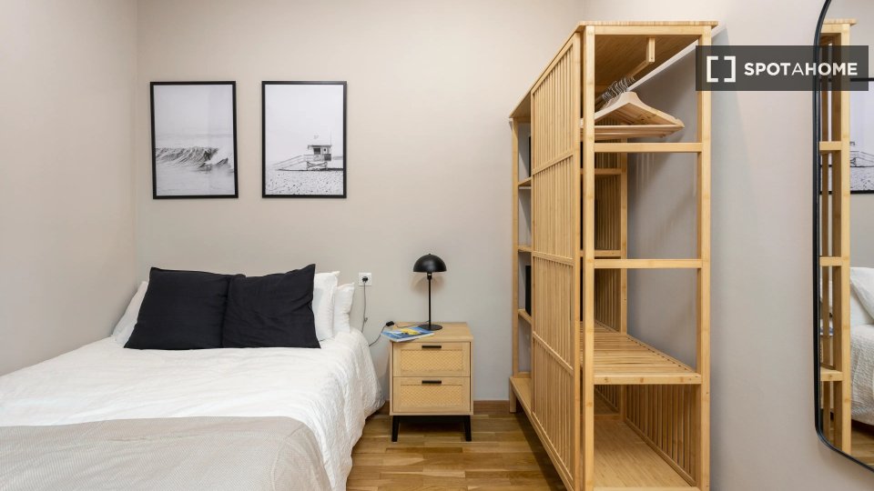 Double room Barcelona, 6 beds — photo 1