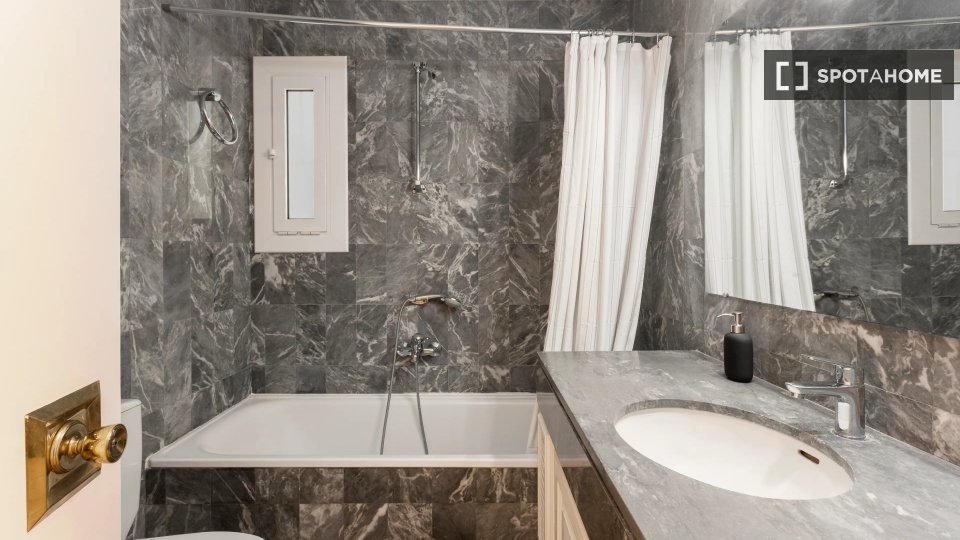 Double room Barcelona, 6 beds — photo 10