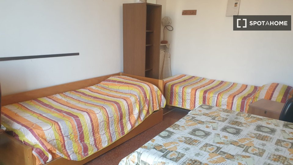 Double room Genoa, 3 beds, 120m² — photo 10