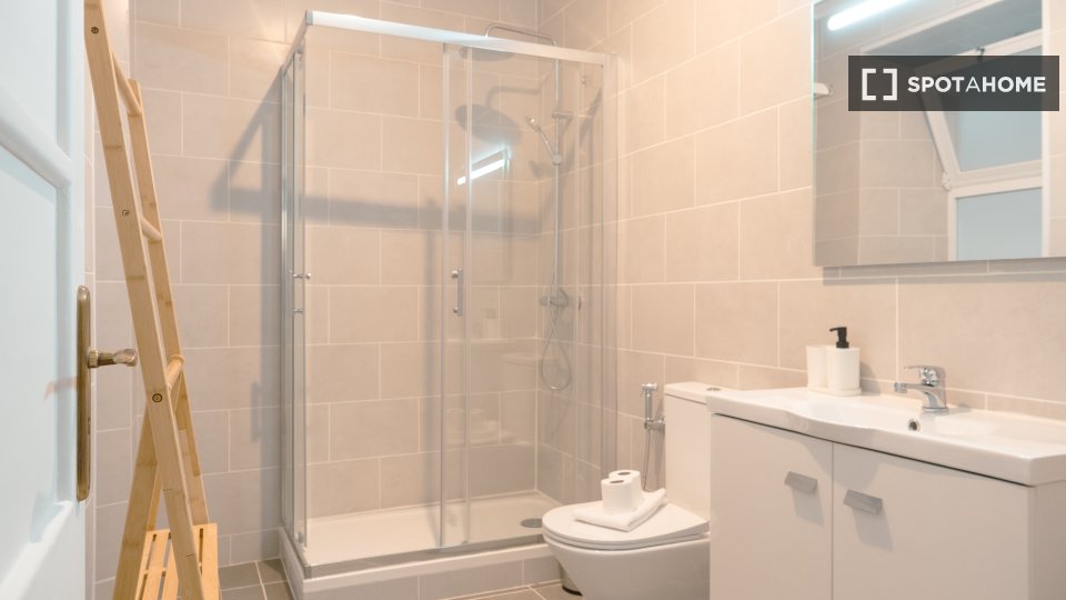 Double room Lisbon, 6 beds — photo 4