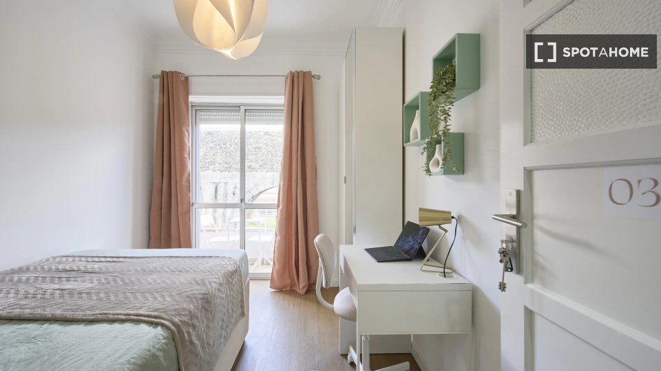 Double room Lisbon, 4 beds — photo 1
