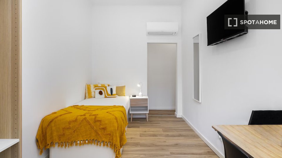 Double room Lisbon, 6 beds — photo 3