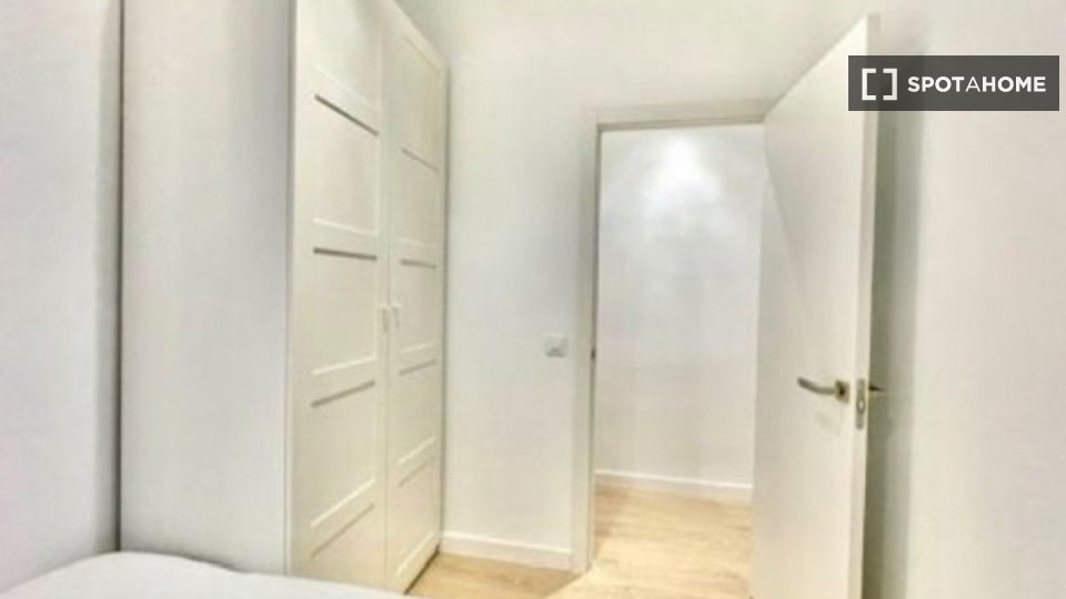 Double room Madrid, 18 beds — photo 12