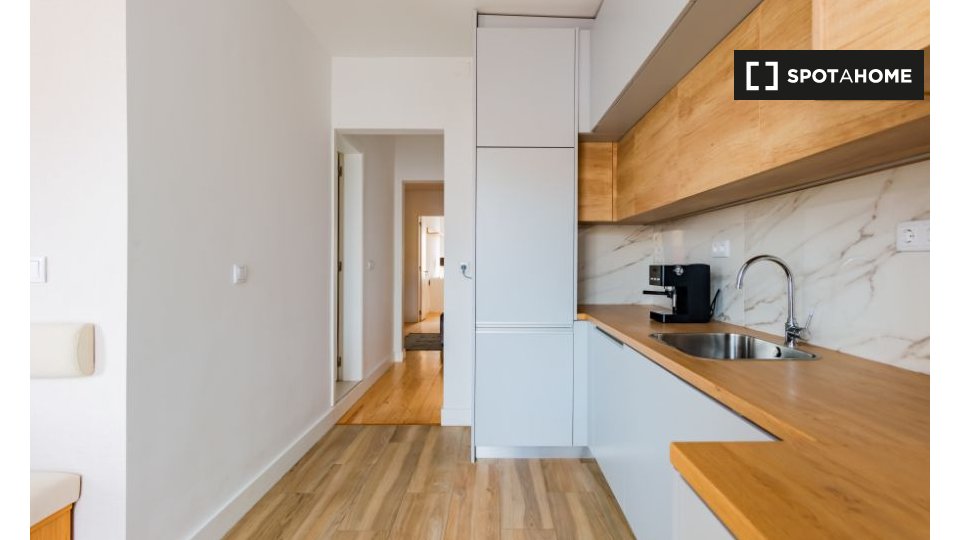Apartment Lisbon, 2 beds — photo 9