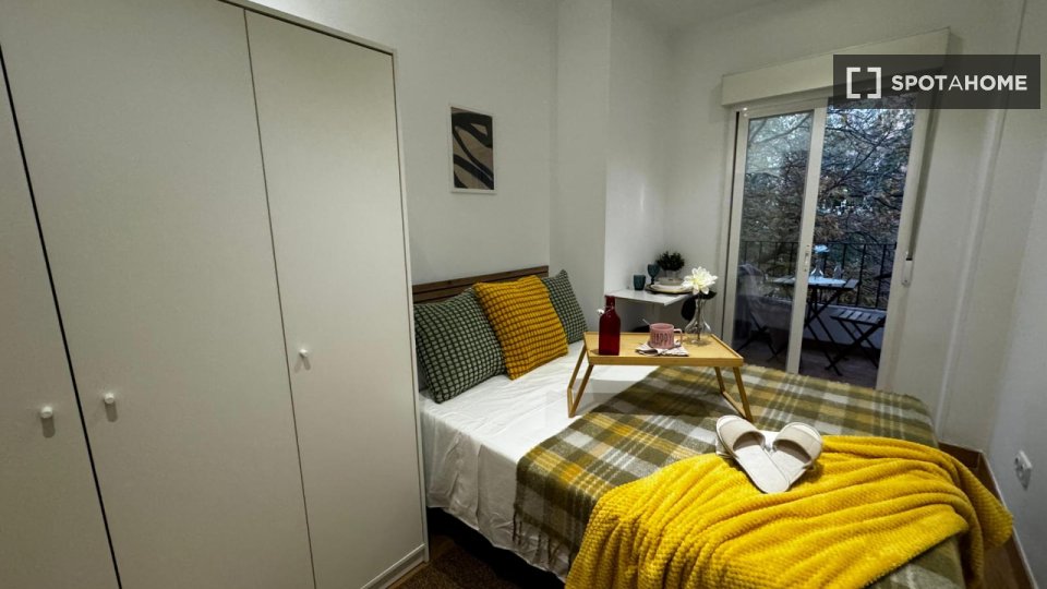 Double room Madrid, 5 beds — photo 12
