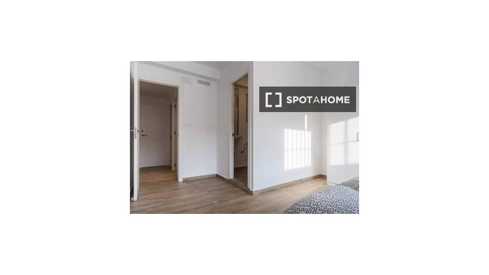 Double room Valencia, 4 beds, 85m² — photo 39