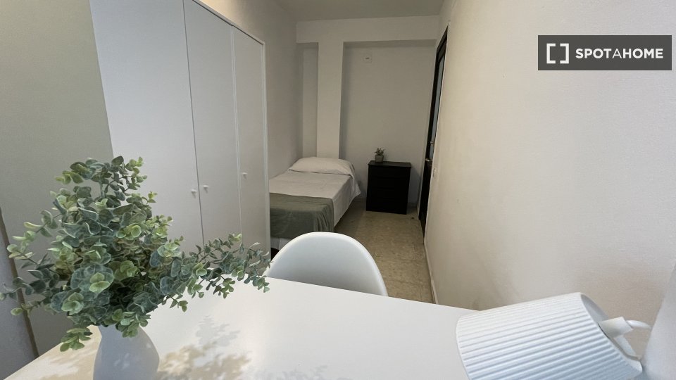 Double room Seville, 8 beds, 180m² — photo 22