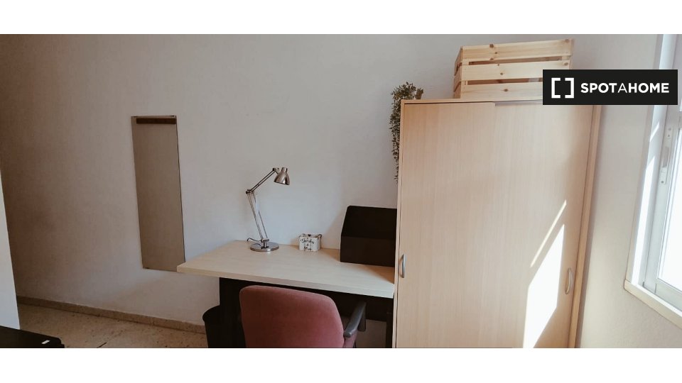 Double room Madrid, 5 beds, 80m² — photo 4