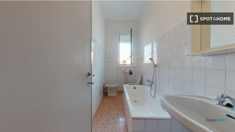 Double room Milan, 5 beds, 150m² — photo 9