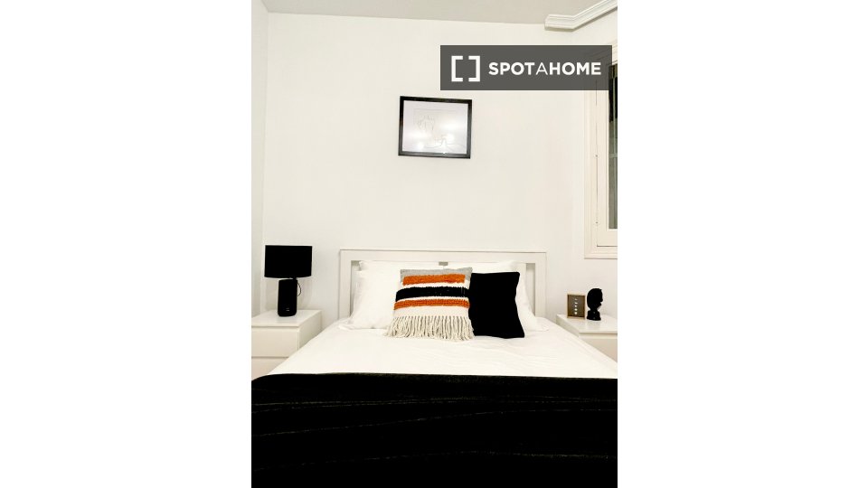 Double room Madrid, 5 beds — photo 19
