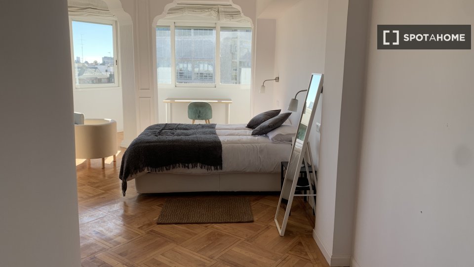 Double room Madrid, 6 beds — photo 9