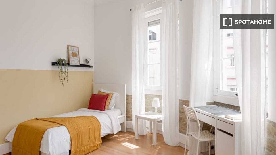 Double room Lisbon, 13 beds — photo 15