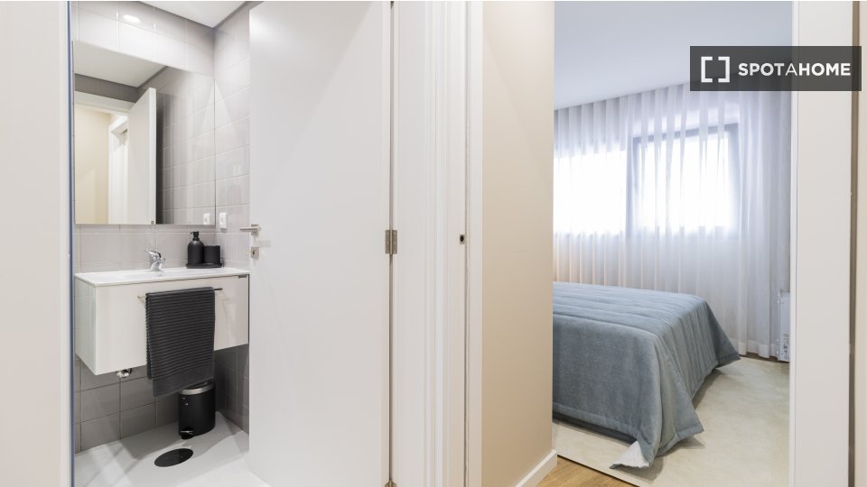 Apartment Porto, 2 beds, 90m² — photo 4