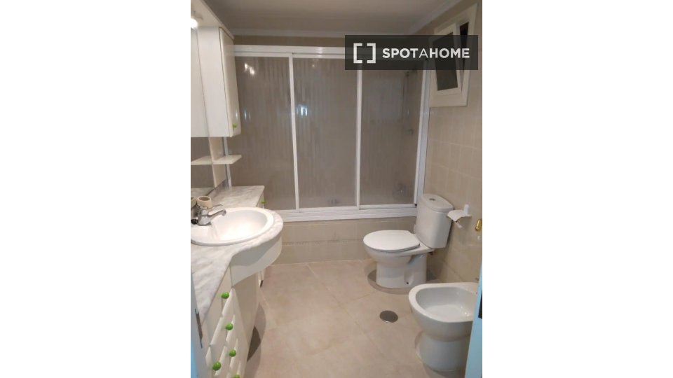 Apartment Valencia, 4 beds, 140m² — photo 4