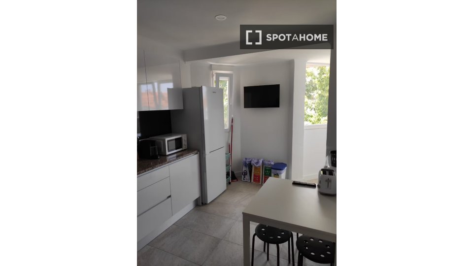 Double room Lisbon, 4 beds — photo 15