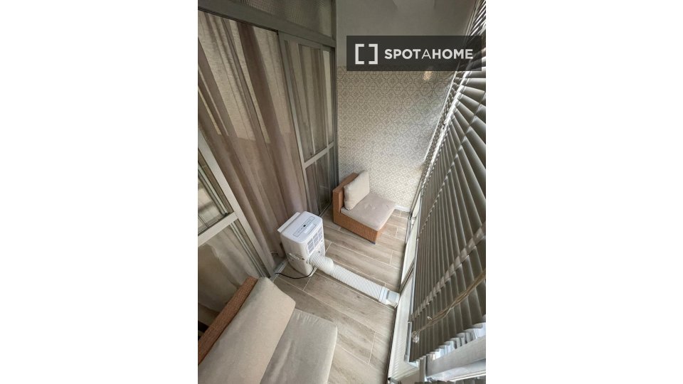 Apartment Malaga, 4 beds, 70m² — photo 17