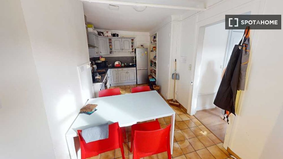 Double room Lyon, 5 beds, 160m² — photo 2