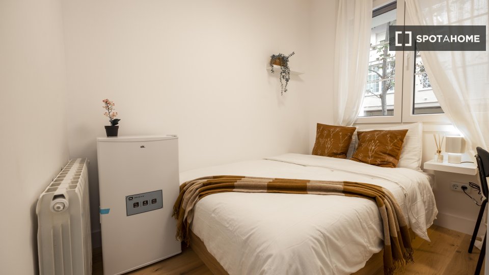 Double room Madrid, 7 beds — photo 25