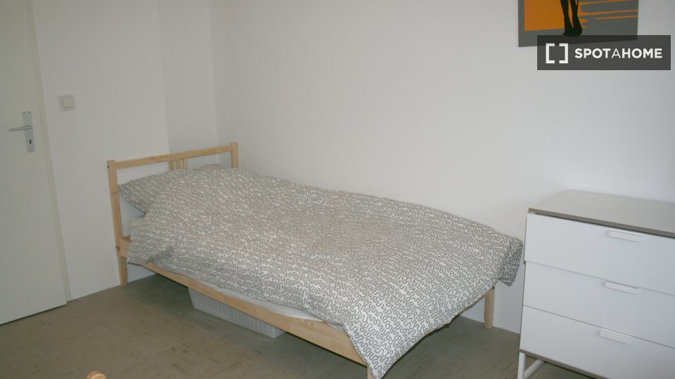 Double room Berlin, 4 beds, 81m² — photo 6