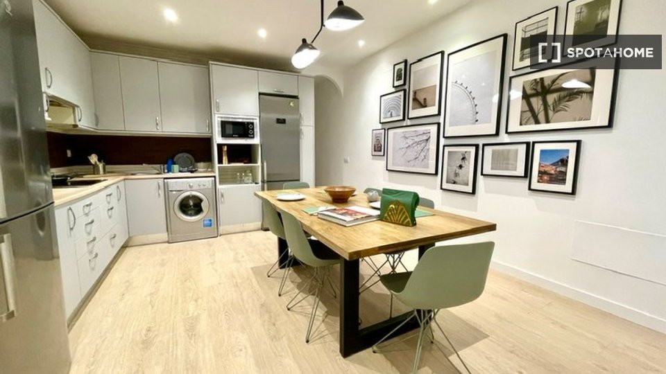 Double room Madrid, 12 beds — photo 11