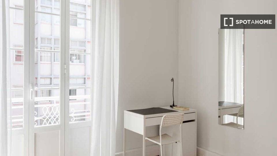 Double room Lisbon, 13 beds, 370m² — photo 27