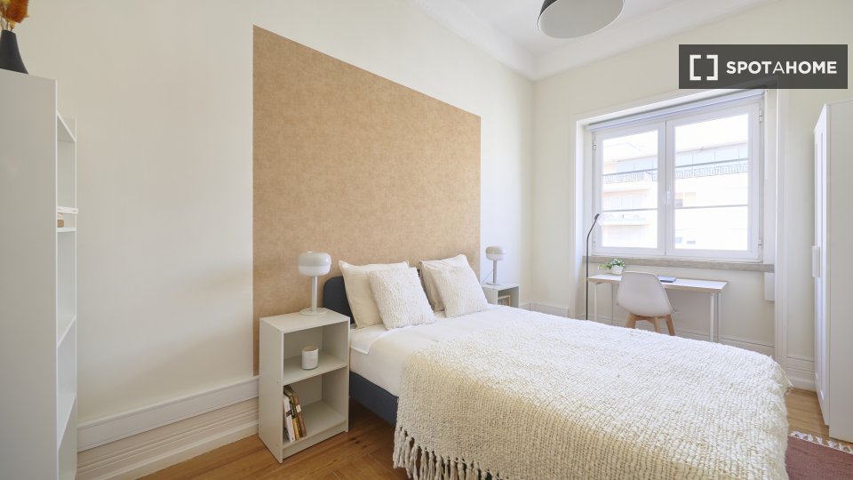 Double room Lisbon, 6 beds — photo 8