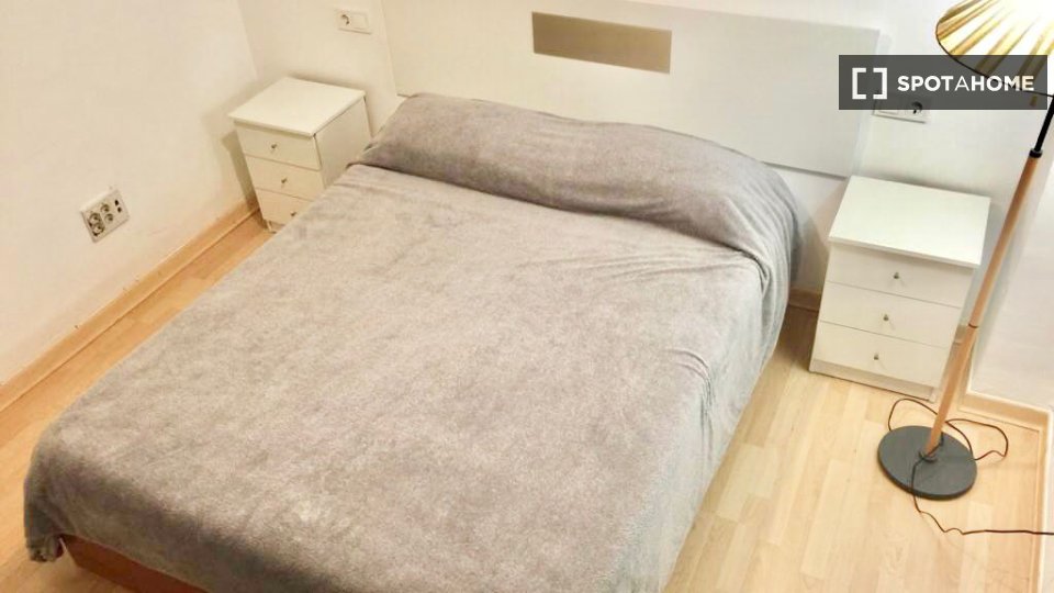Double room Valencia, 3 beds, 103m² — photo 26