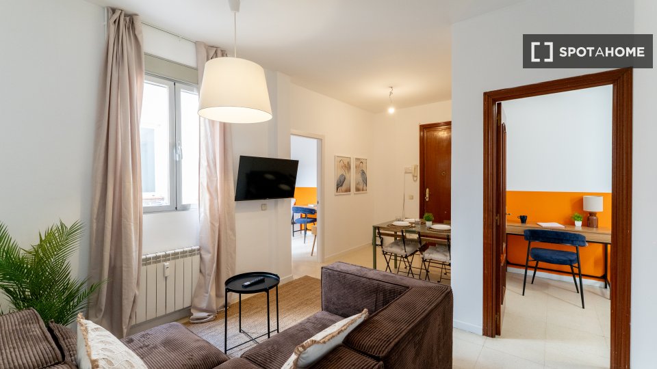 Double room Madrid, 3 beds — photo 14