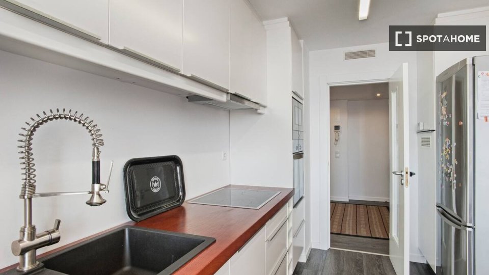 Apartment Lisbon, 2 beds — photo 17