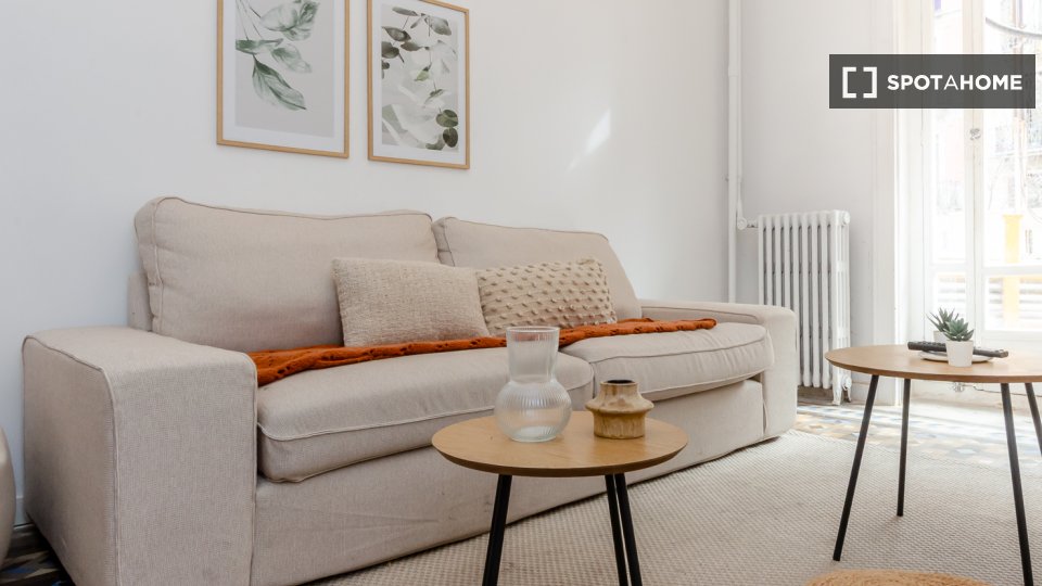 Double room Barcelona, 10 beds, 252m² — photo 16