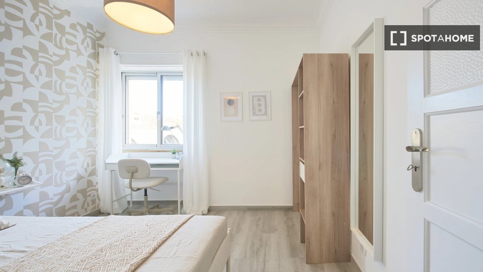 Double room Lisbon, 4 beds — photo 1