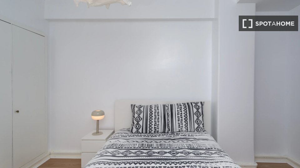 Double room Lisbon, 10 beds — photo 1
