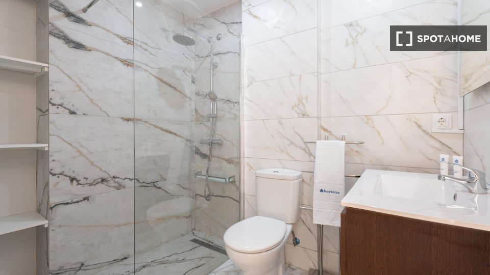 Double room Porto, 5 beds — photo 4