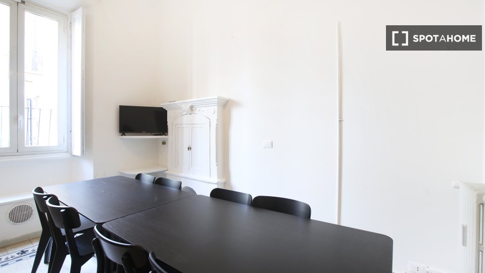 Double room Milan, 8 beds, 190m² — photo 9
