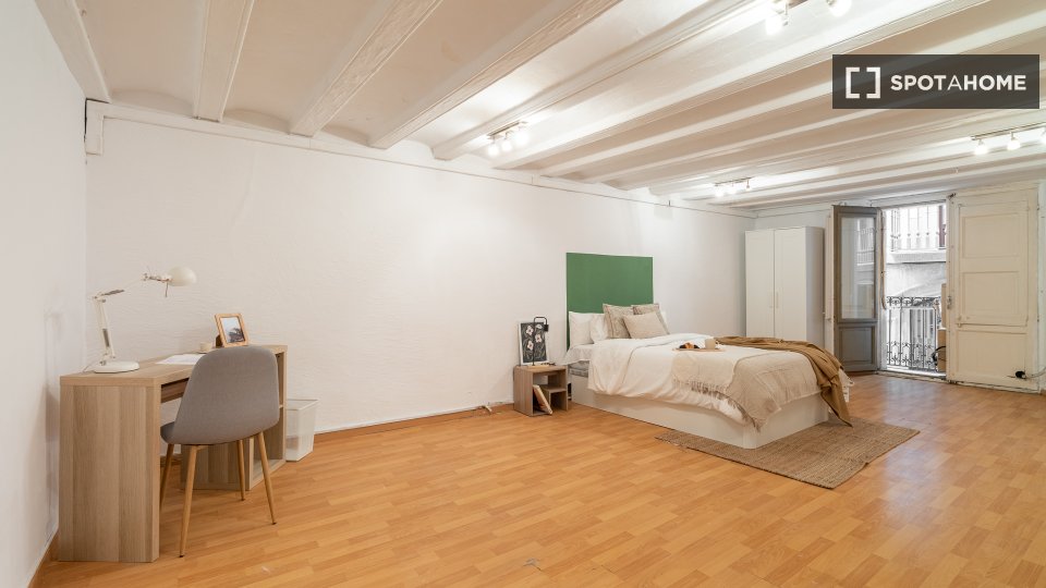 Double room Barcelona, 4 beds, 90m² — photo 5