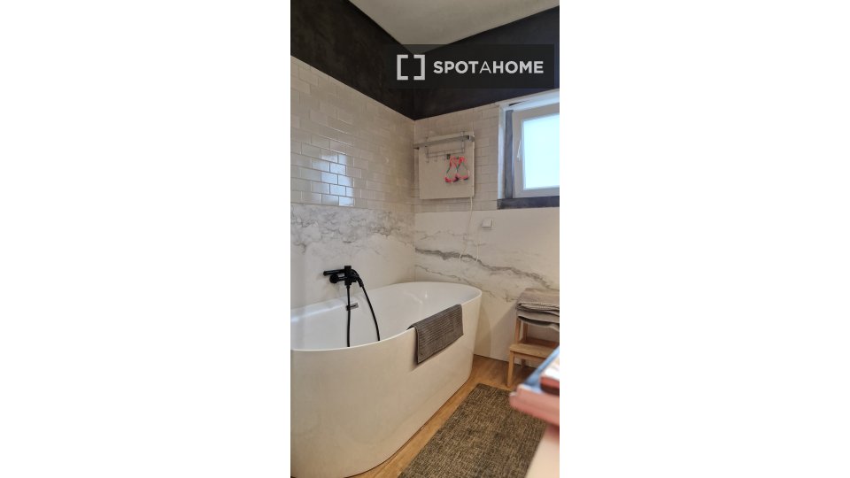 Apartment Lisbon, 2 beds, 100m² — photo 2