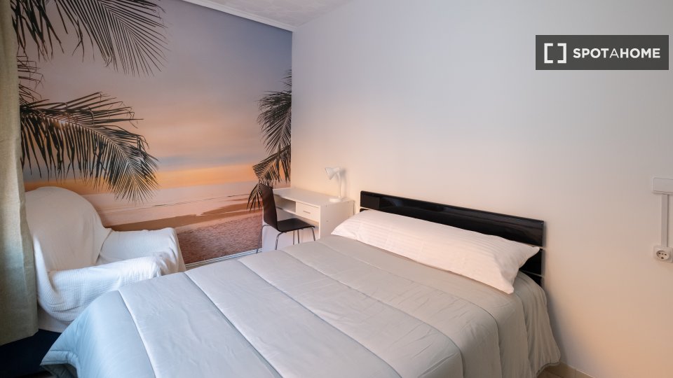 Double room Valencia, 4 beds, 94m² — photo 21