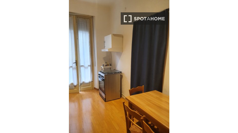 Double room Turin, 4 beds, 110m² — photo 5