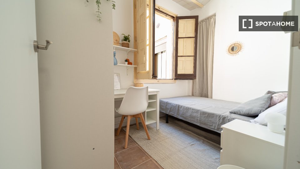 Double room Barcelona, 17 beds, 400m² — photo 11