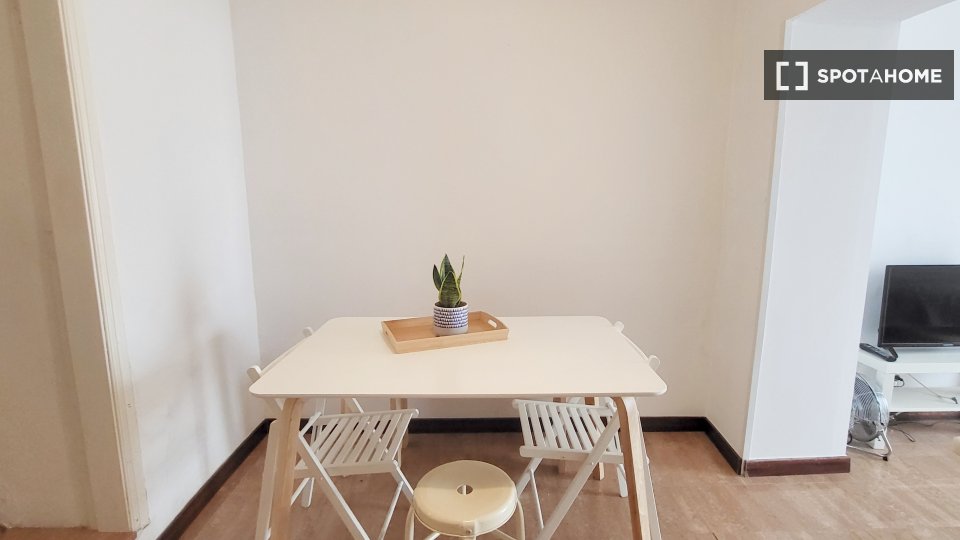 Apartment Lisbon, 2 beds, 53m² — photo 11