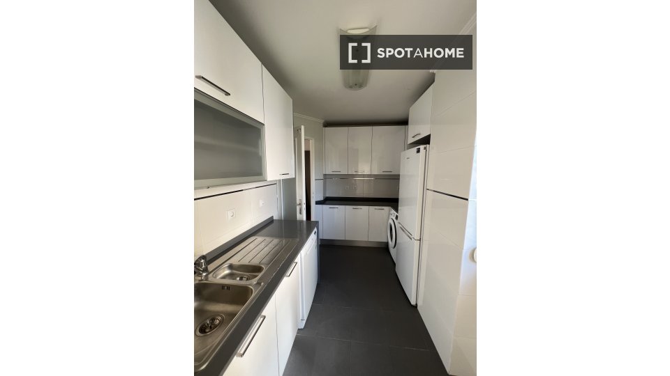 Apartment Lisbon, 1 bed, 79m² — photo 15